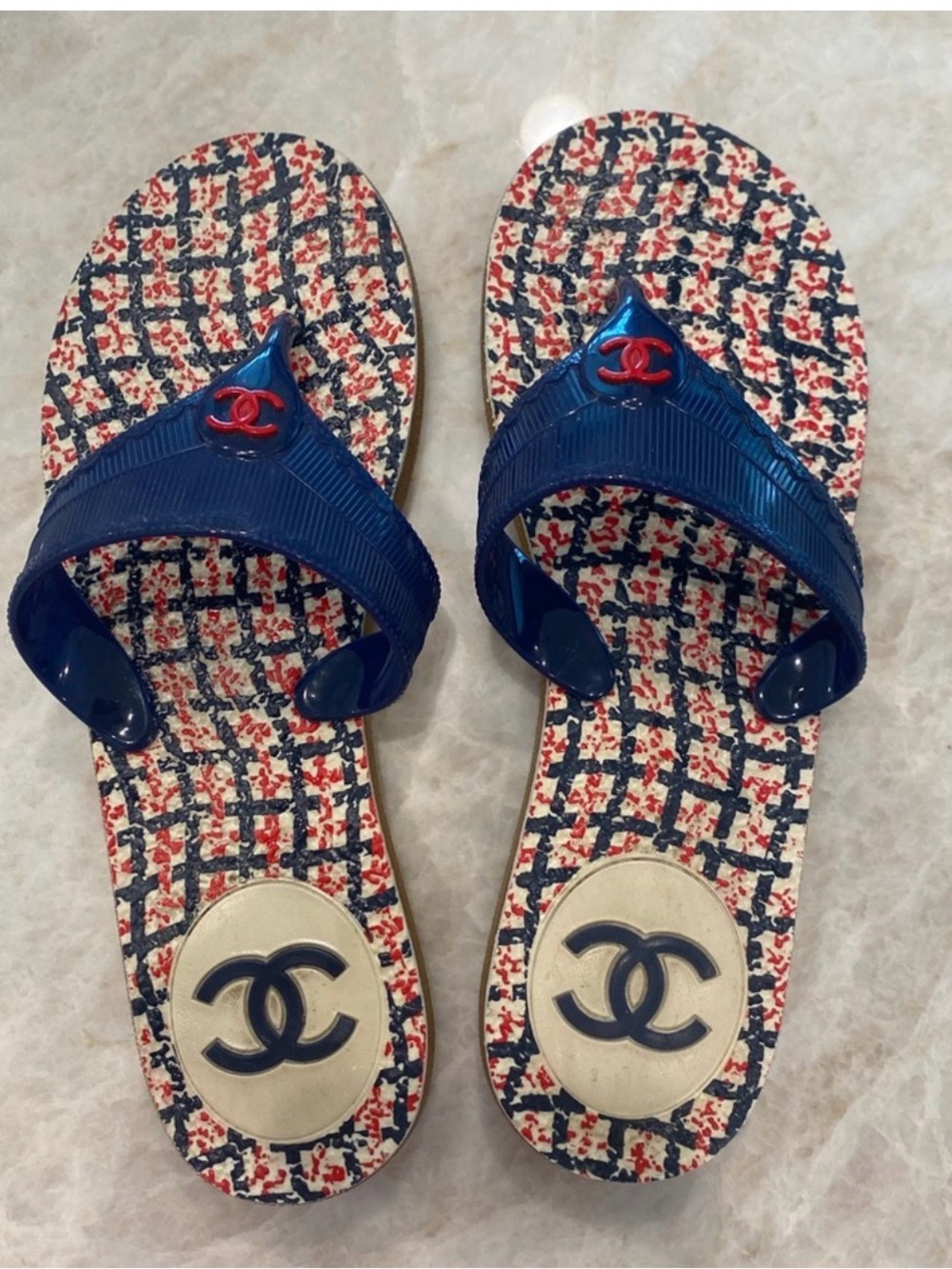 CHANEL Navy and Red Logo Thong Sandals - Picture 6 of 6